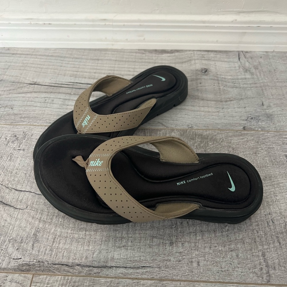 Nike Comfort Footbed Size 6 Womens Flip Flop Sandals